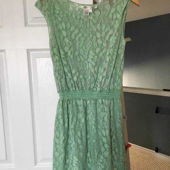 Lace cocktail dress - Picture 1 of 2